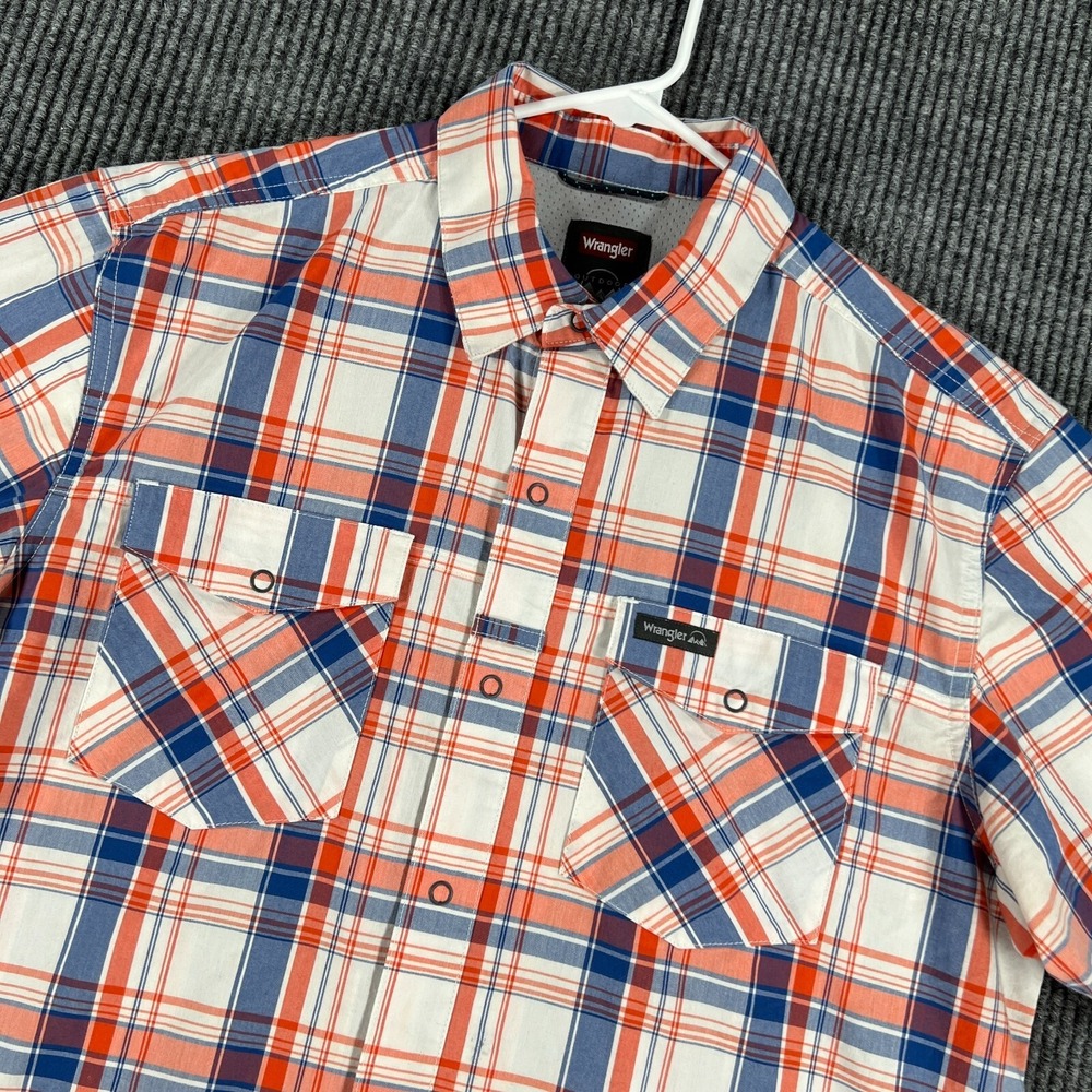 Wrangler Shirt Mens Medium Orange Blue Plaid Short Sleeve Snap Up Shirt